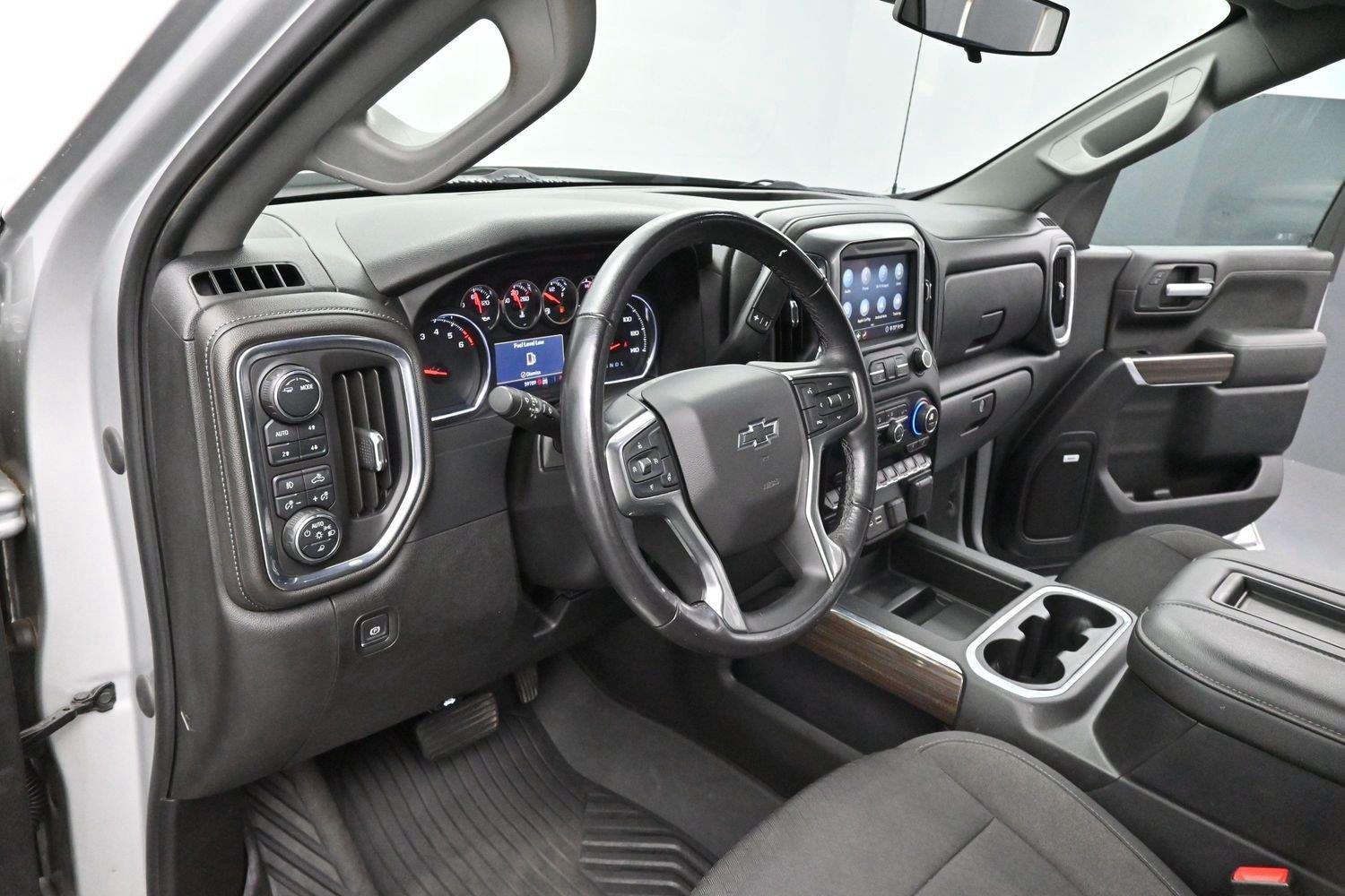 Used 2020 SILVER ICE METALLIC Chevrolet RST image 13