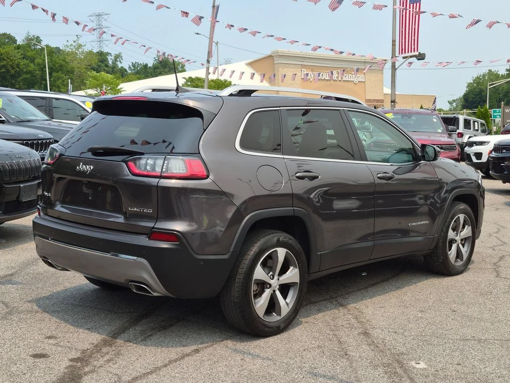Used 2021 Gray Jeep Limited image 6