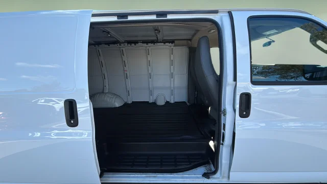 Used 2025 White Chevrolet Work Van image 36