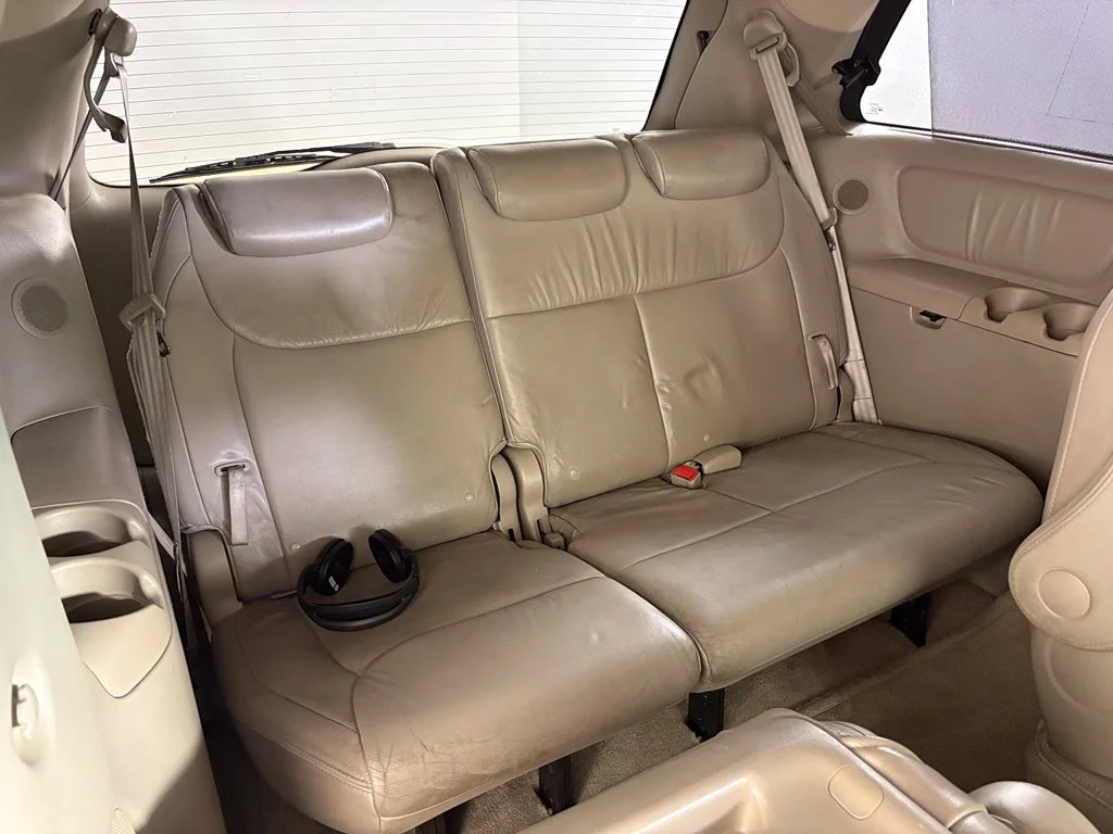 Used 2006 White Toyota XLE image 33