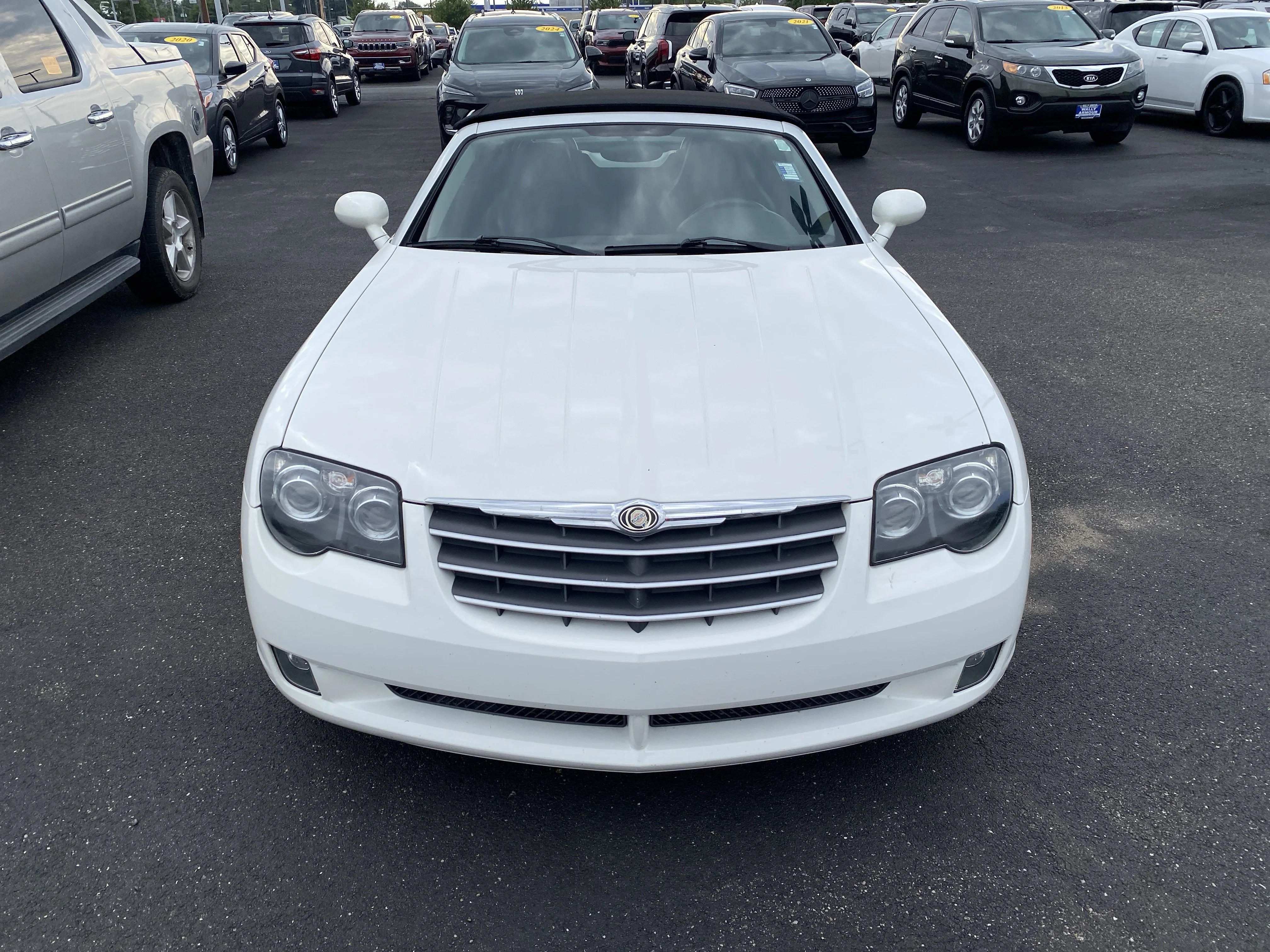Used 2005 Alabaster Chrysler  image 7