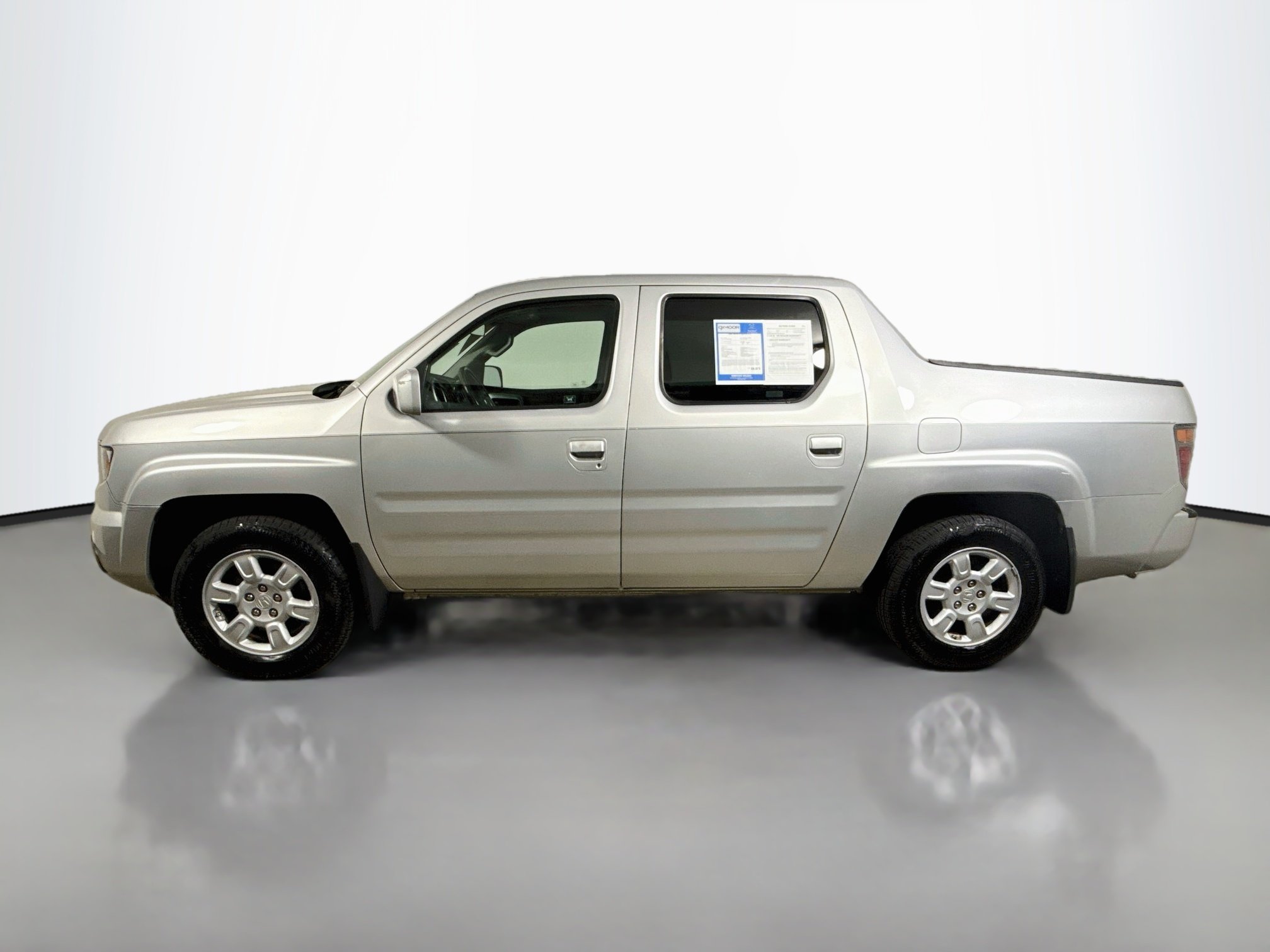 Used 2006 Billet Silver Metallic Honda RTL image 4