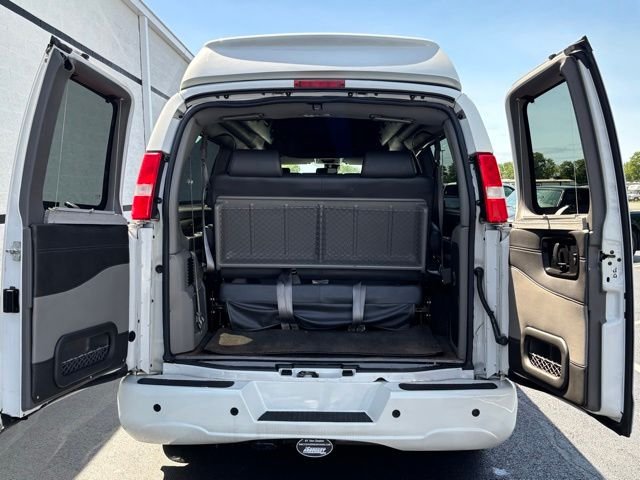 Used 2020 Summit White GMC Explorer Limited SE image 10