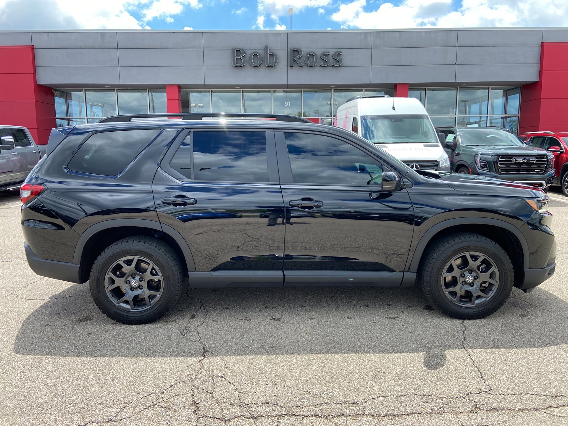 2025 Honda Pilot TrailSport AWD's photo