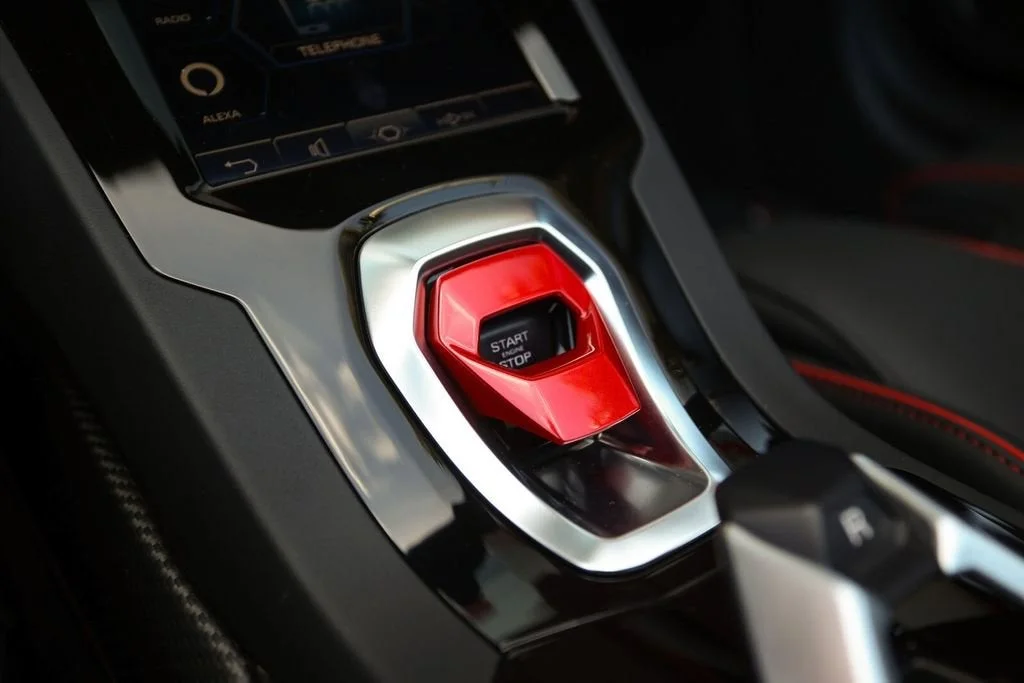 Used 2020 Nero Noctis Lamborghini Base image 40