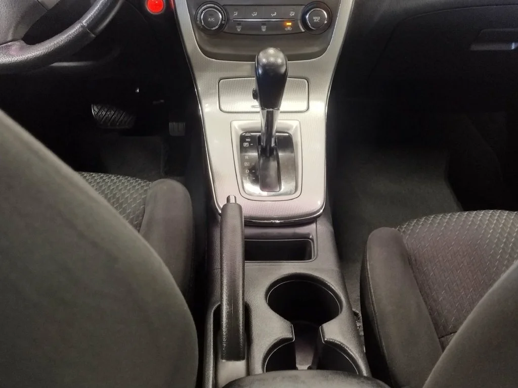 Used 2014 Red Nissan SR image 36