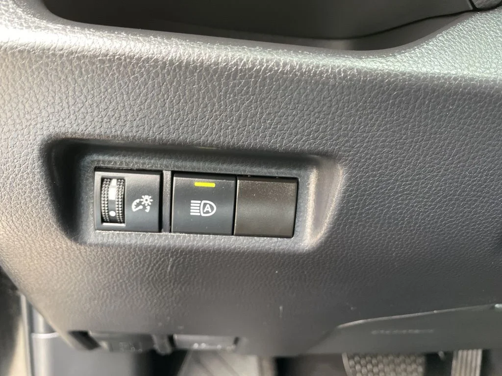 2023 Toyota RAV4 XLE - Photo 11