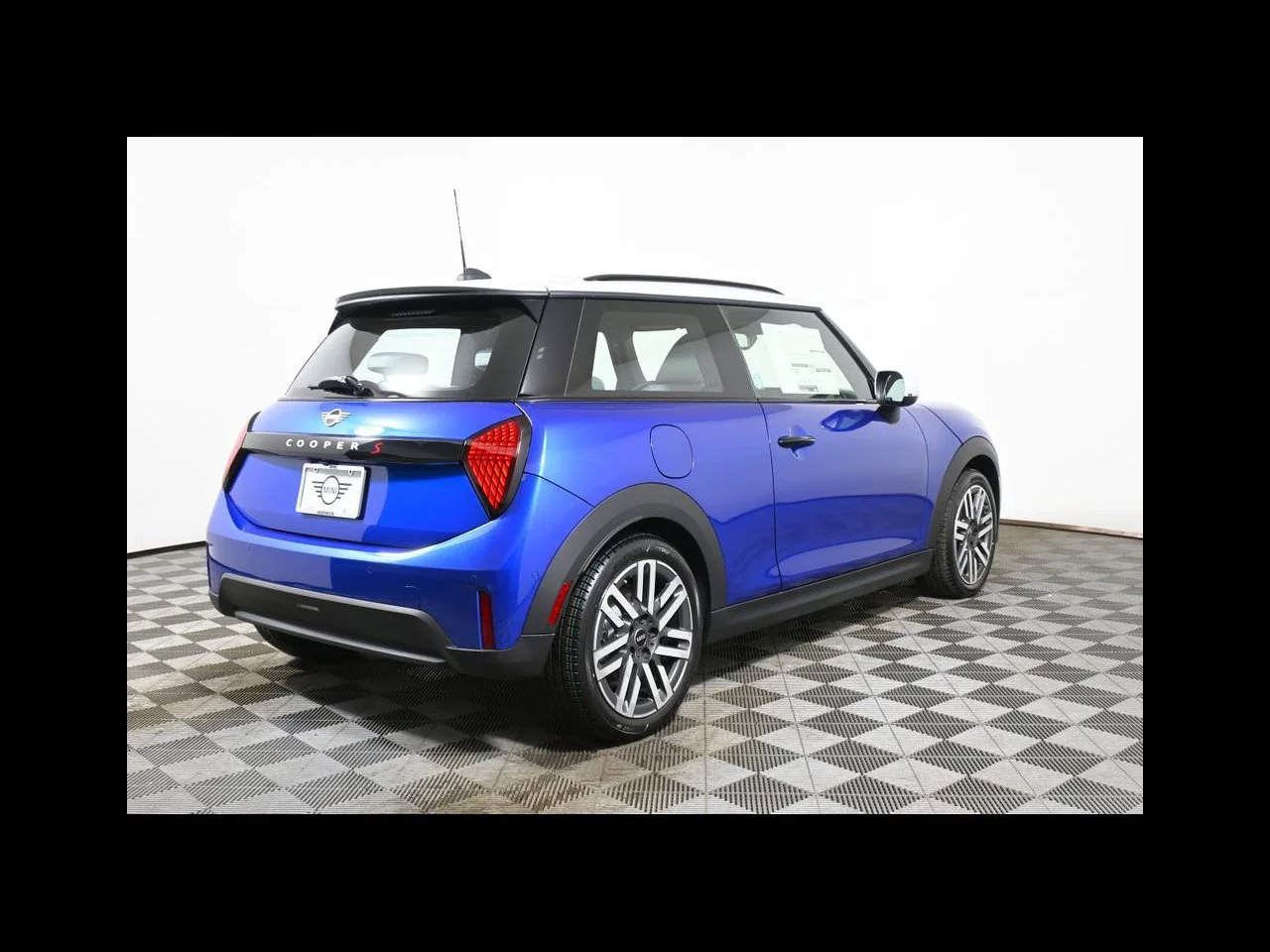 2026 MINI Hardtop 2 Door S - Photo 7