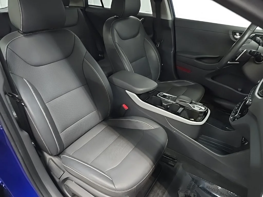 Used 2019 Intense Blue Hyundai Limited image 15