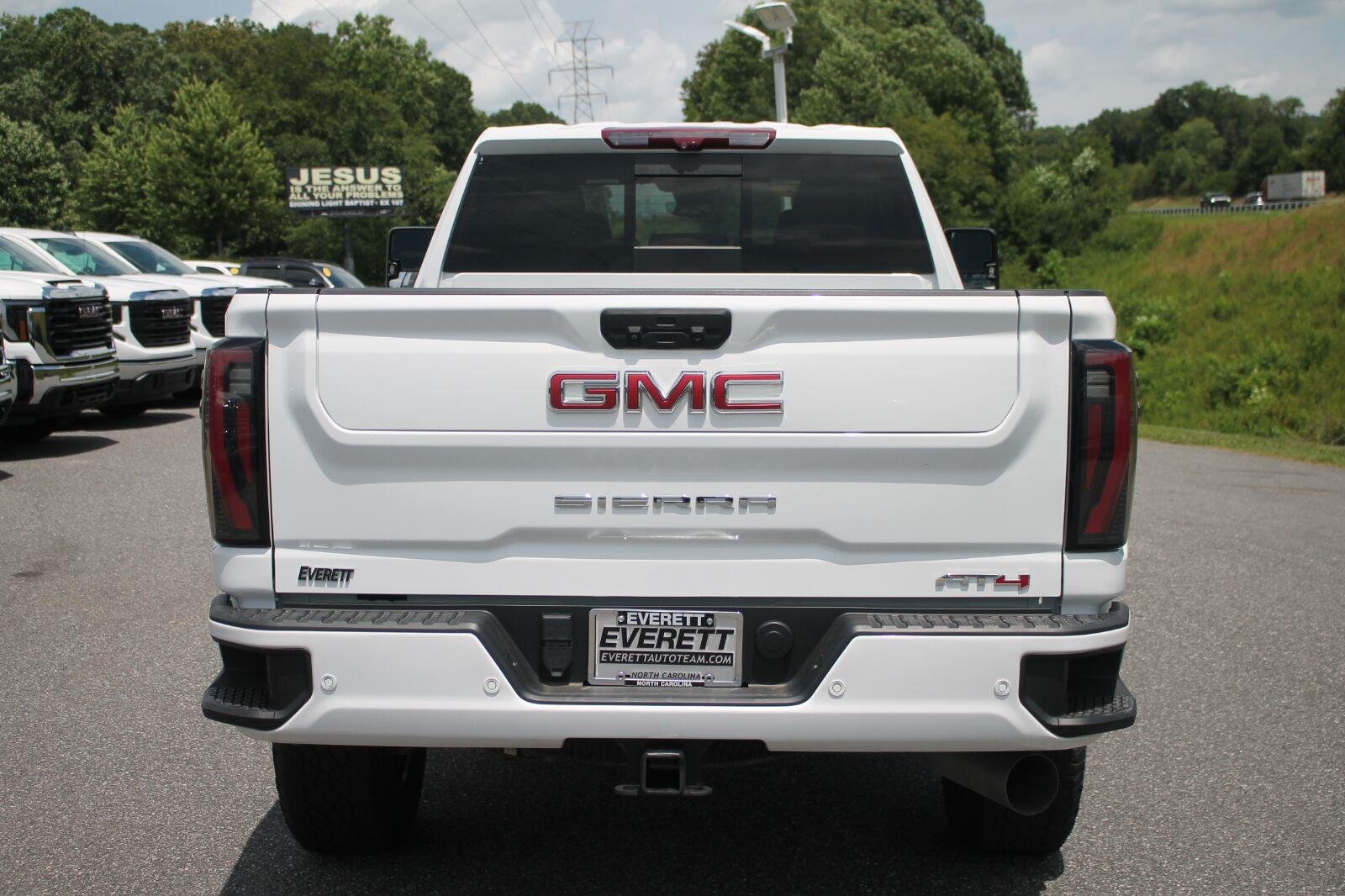 Used 2024 Summit White GMC AT4 image 7