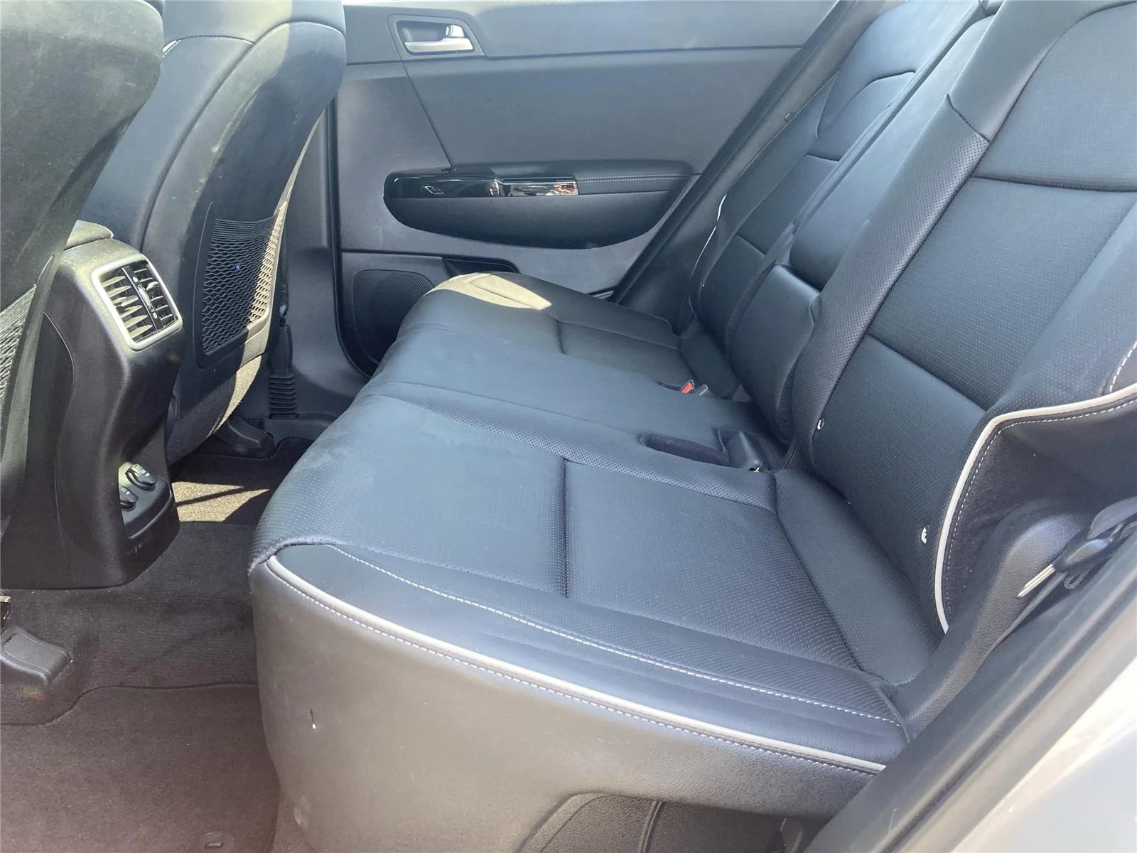 Used 2022 Sparkling Silver Kia SX Turbo image 28