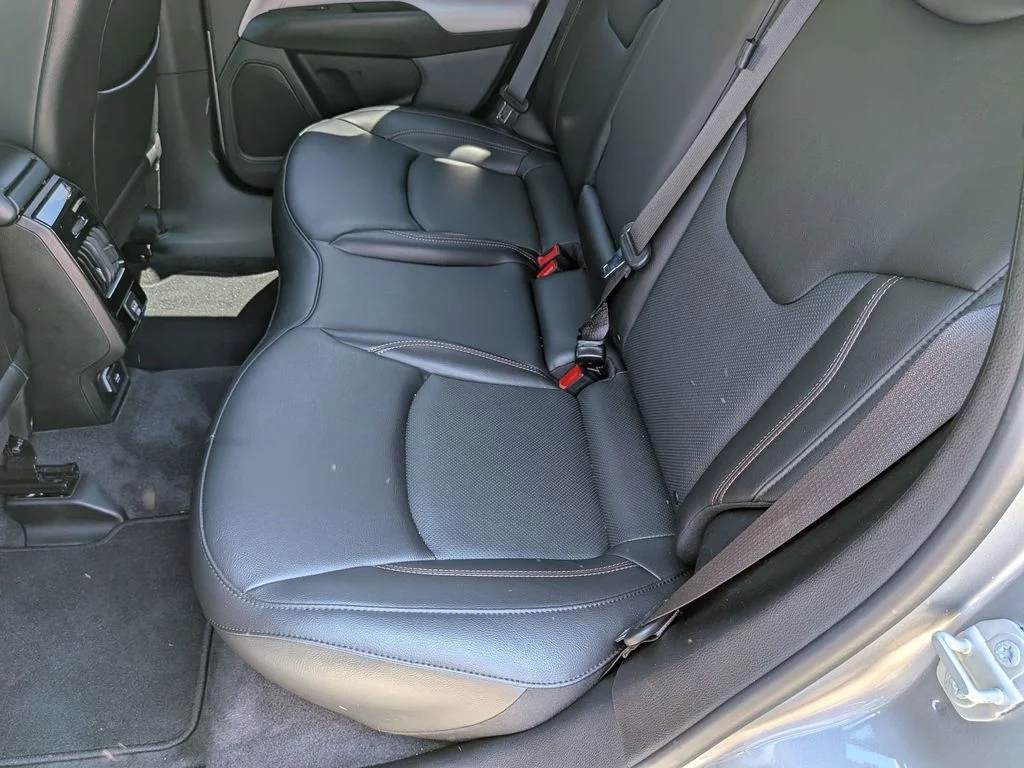 Used 2023 Silver Jeep Limited image 21