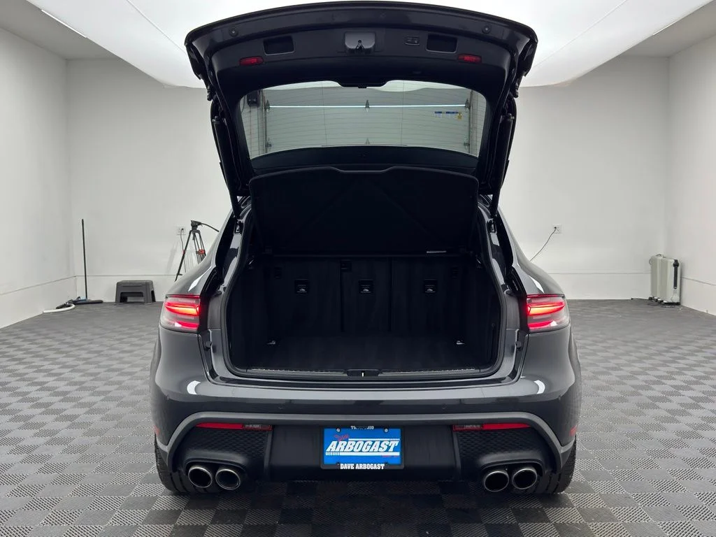Used 2022 Volcano Grey Metallic Porsche S image 9