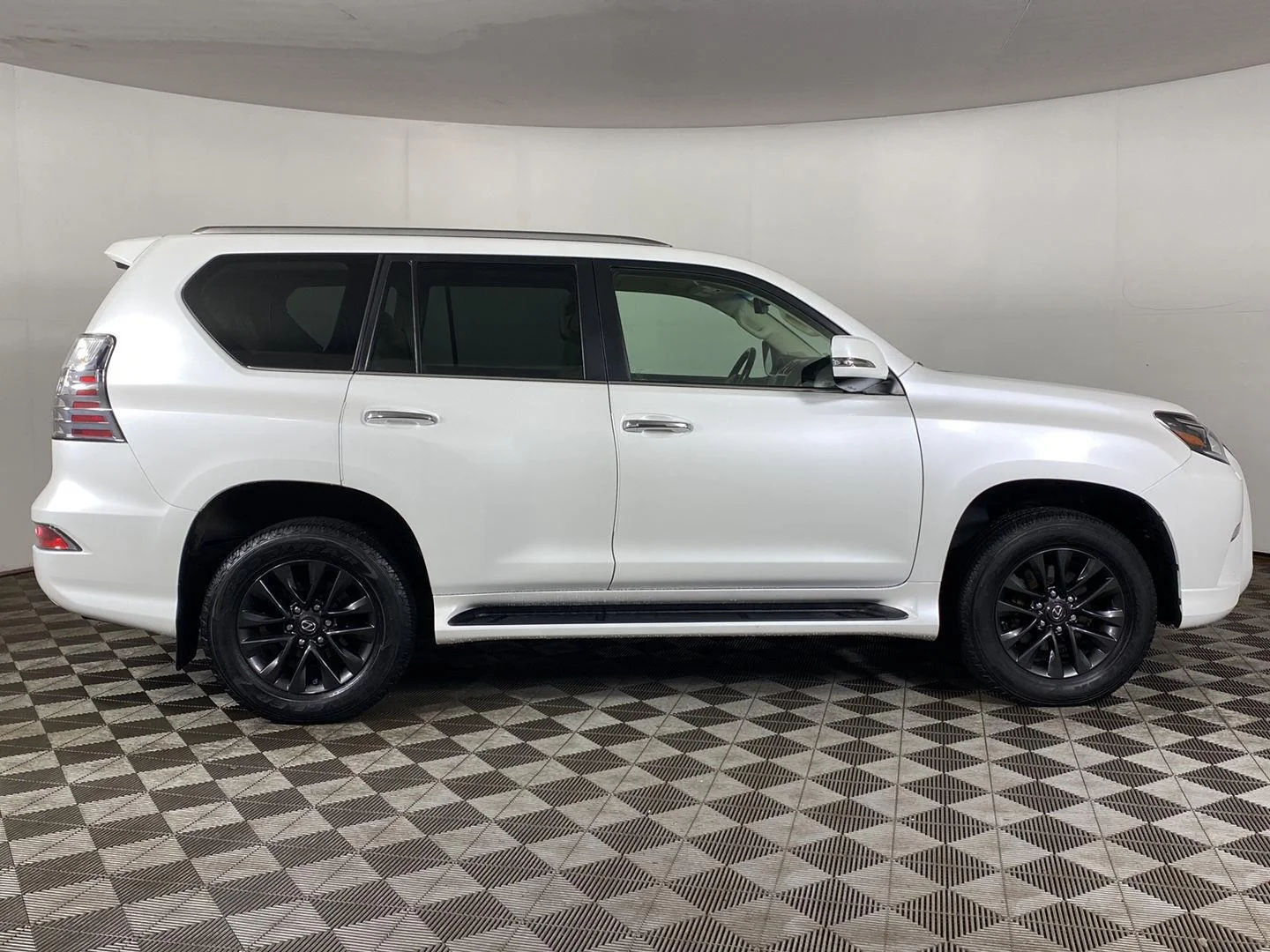 Used 2020 Starfire Pearl Lexus GX 460 Premium image 25