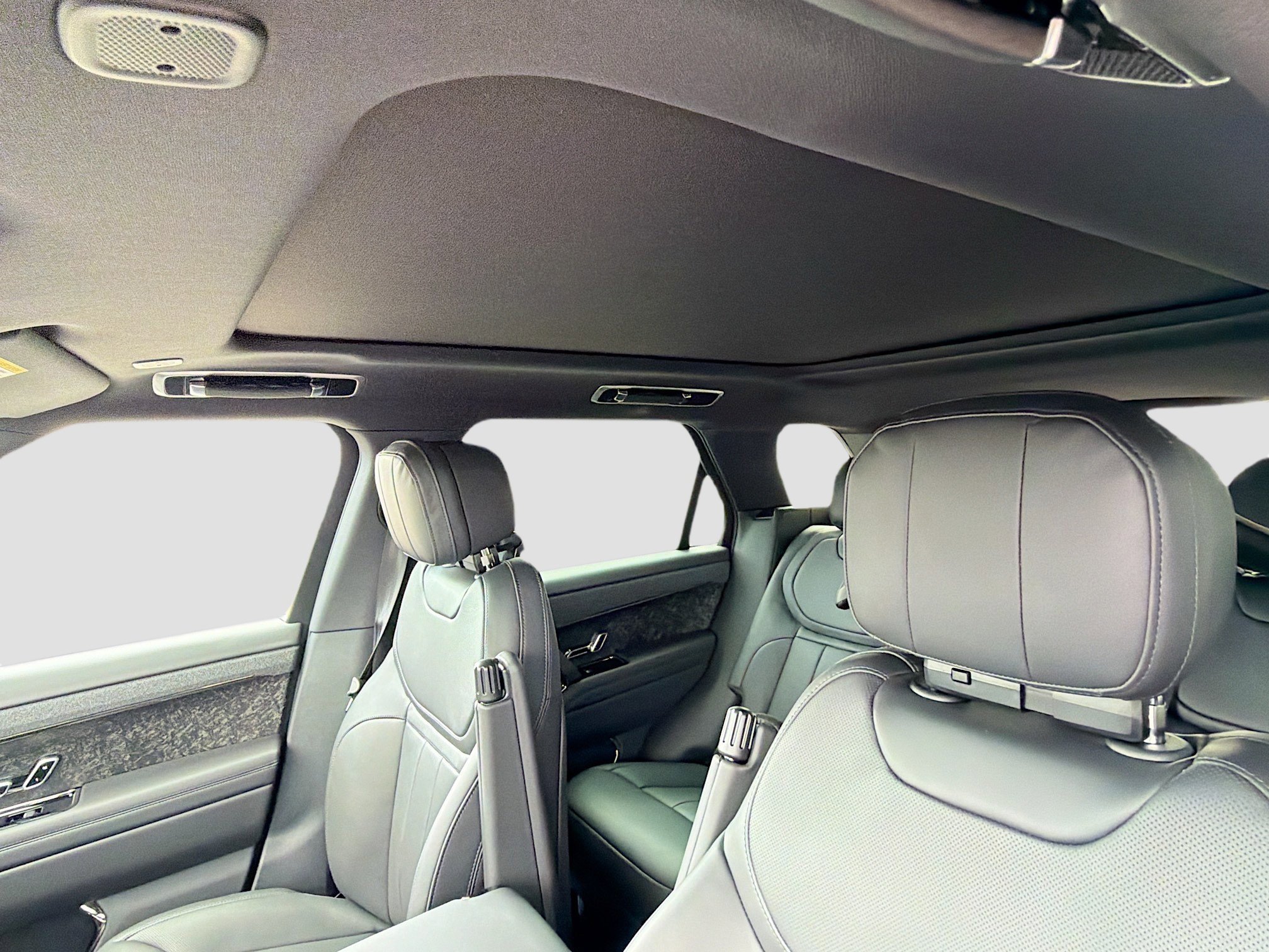 New 2026 Carpathian Grey Land Rover Dynamic SE image 27