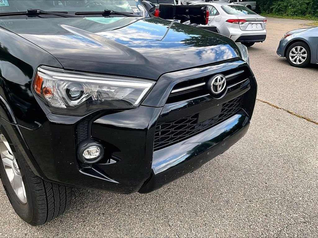 Used 2022 Black Toyota SR5 Premium image 8