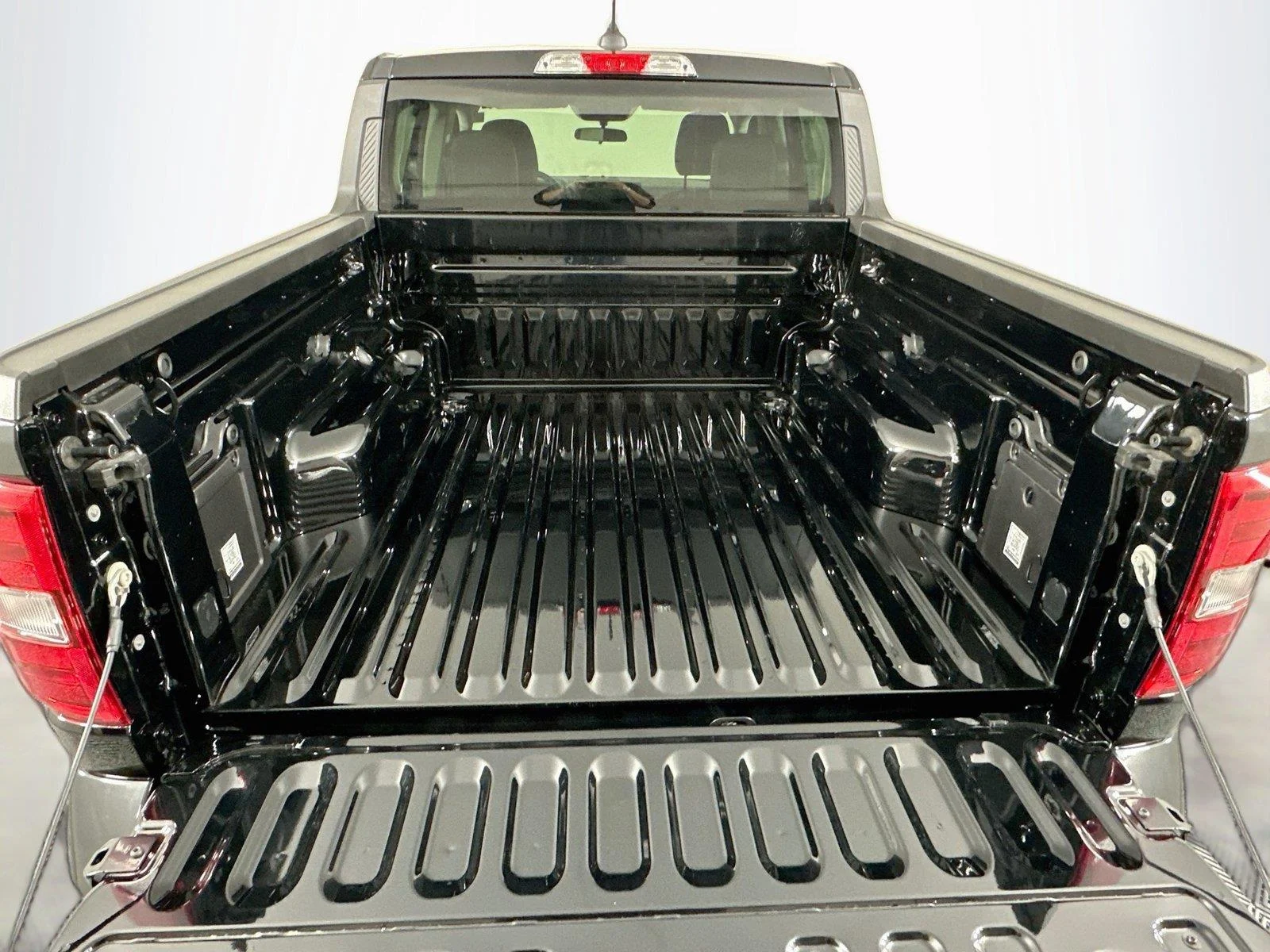 Used 2025 Shadow Black Ford Lobo image 23
