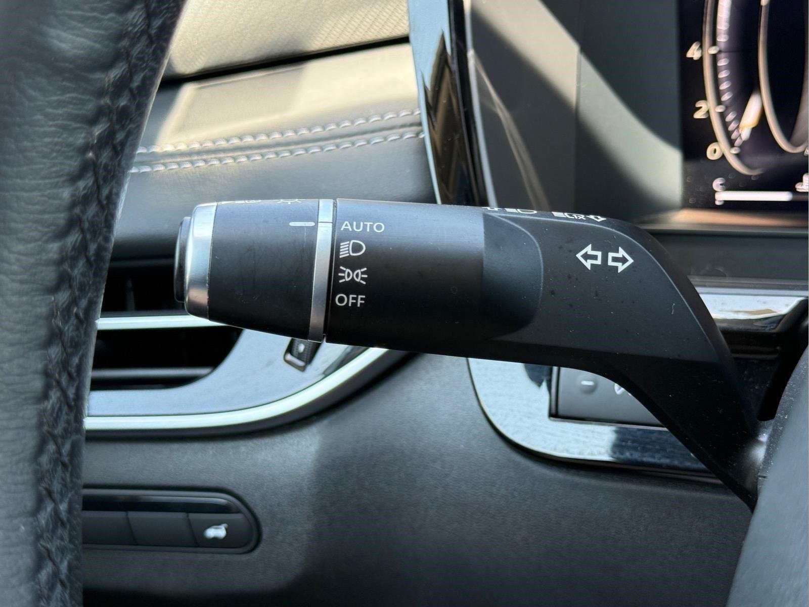 Used 2023 Mineral Black INFINITI LUXE image 30