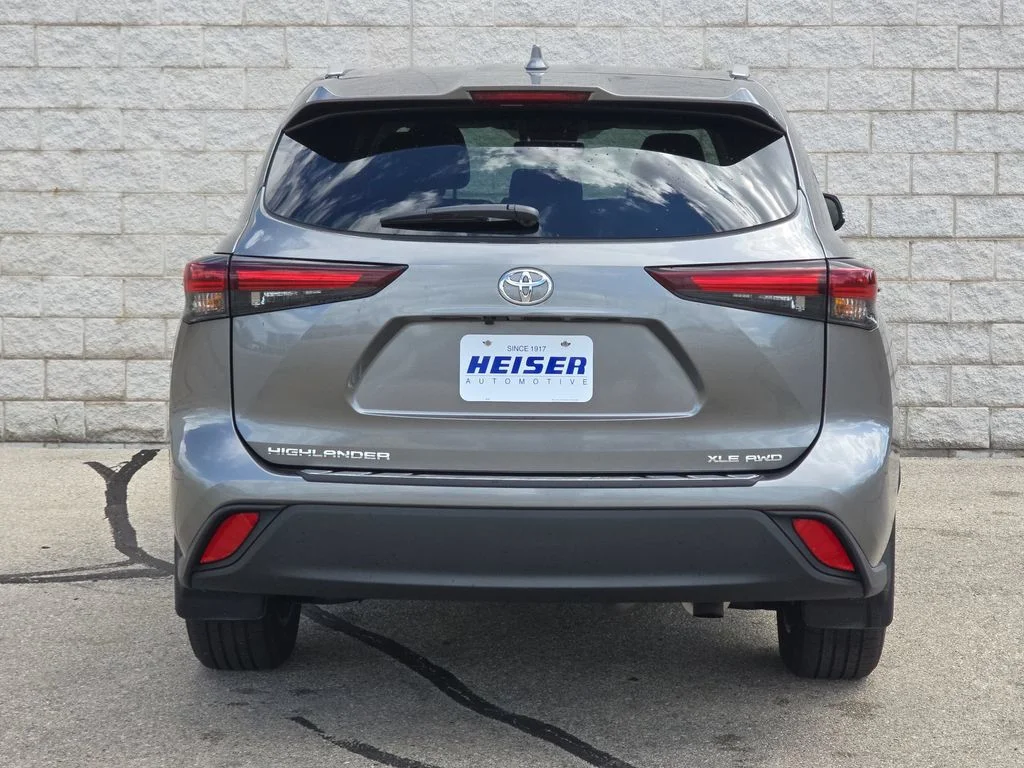 Used 2026  Toyota XLE image 12