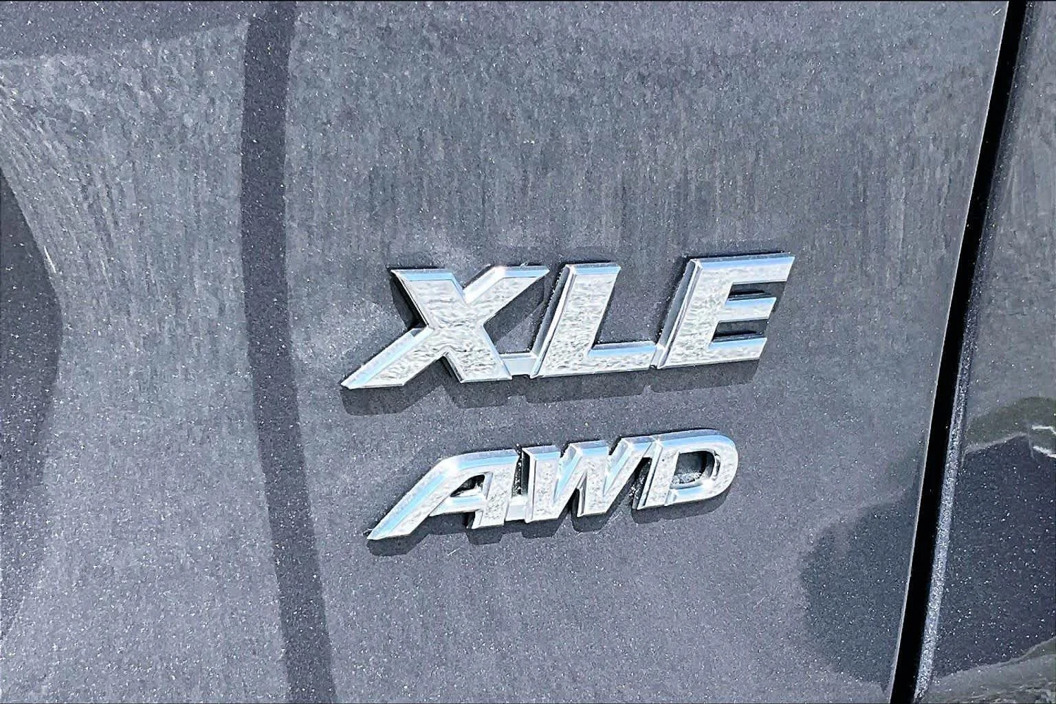 Used 2025 Magnetic Gray Metallic Toyota XLE image 10