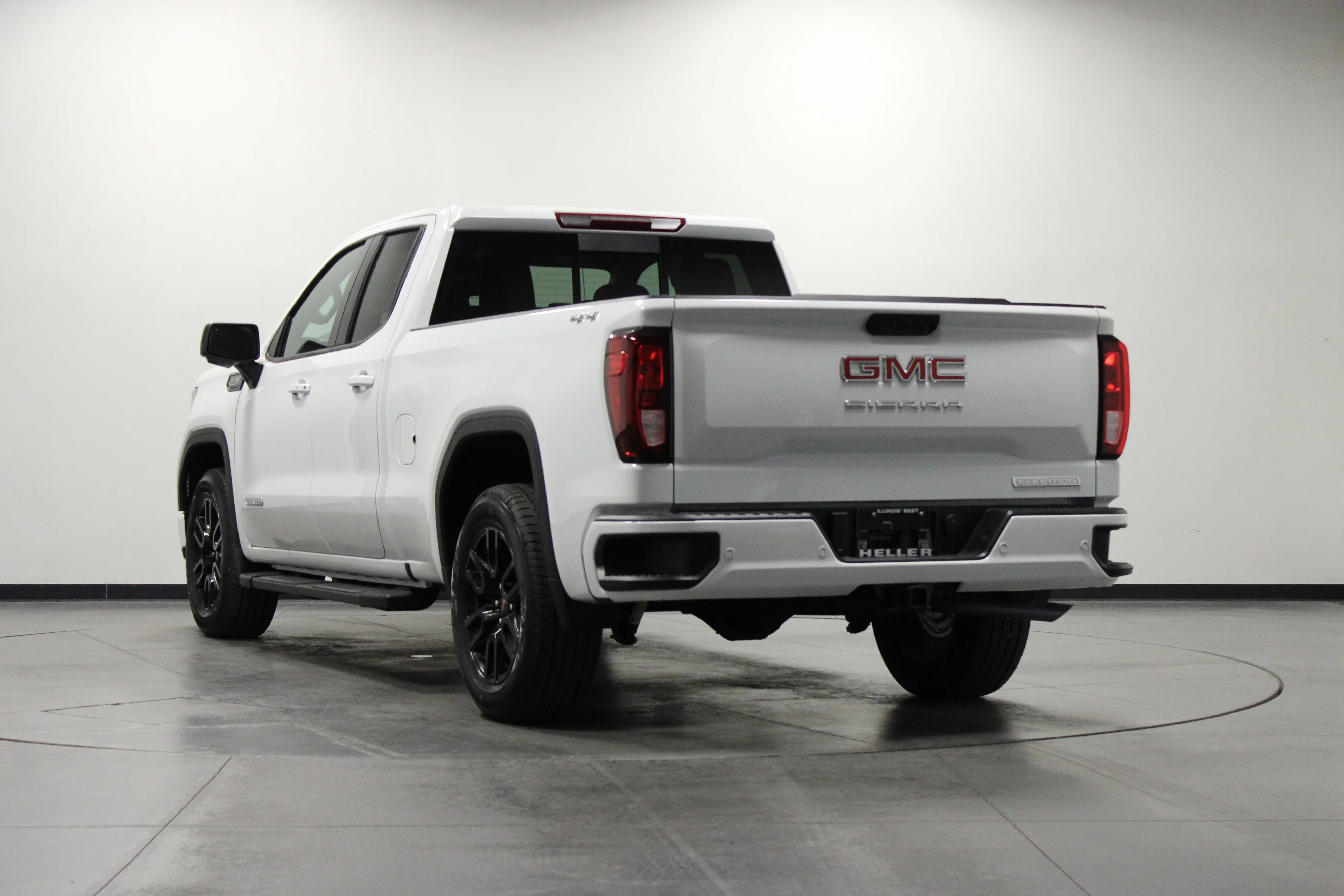 New 2025 Summit White GMC Elevation image 6