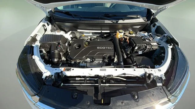 Used 2022 White Chevrolet LT image 33