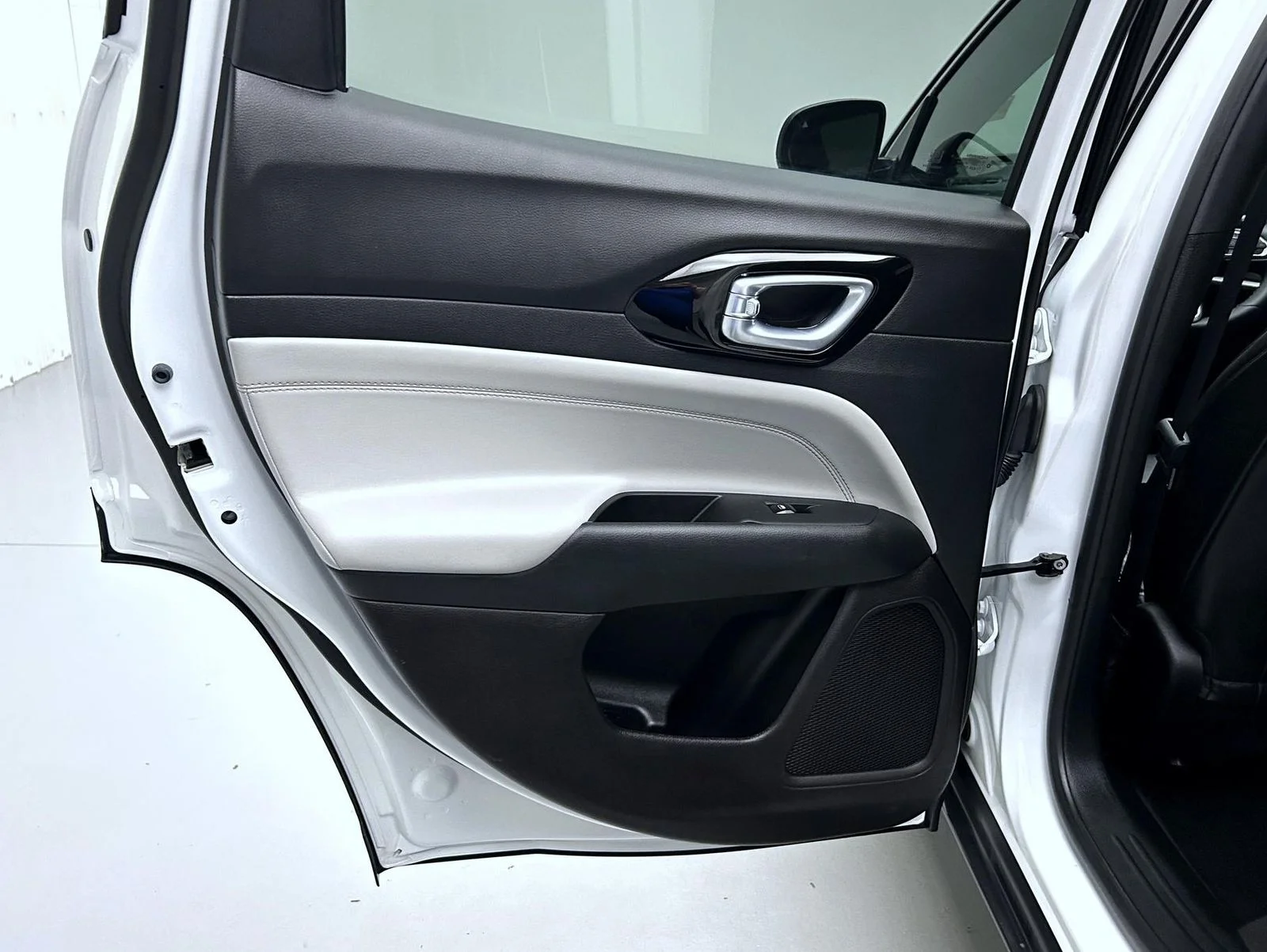 Used 2023 White Jeep Limited image 20