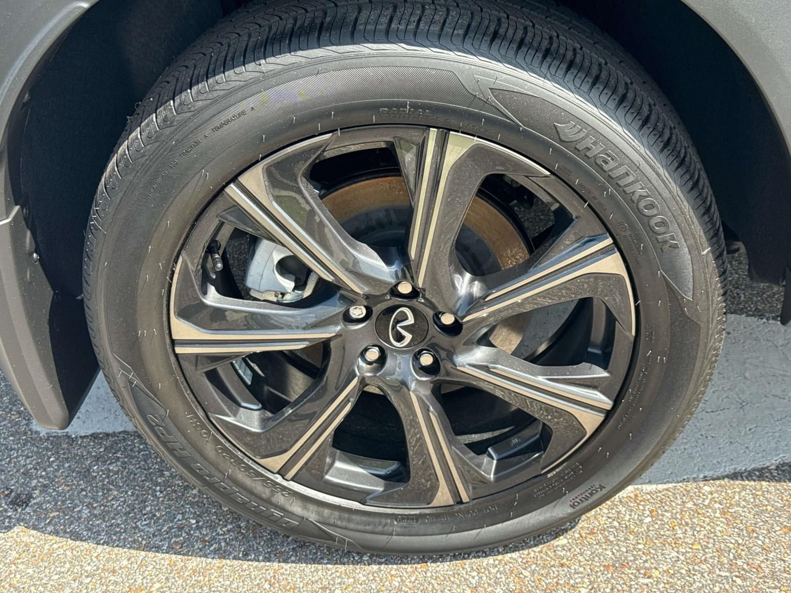 New 2027 MINERAL BLACK INFINITI Autograph AWD image 4