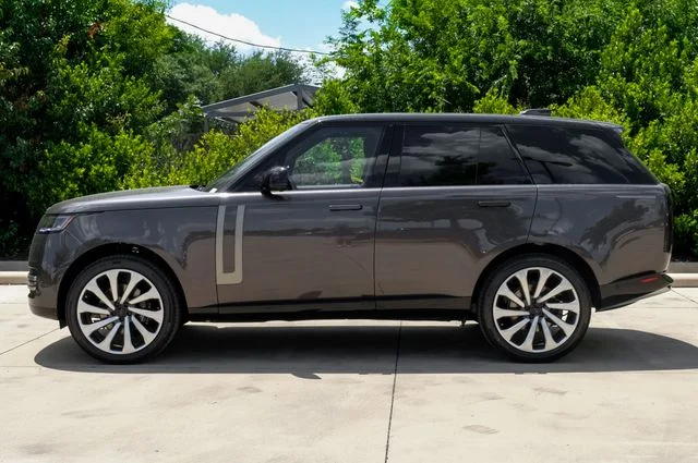 New 2026 Charente Grey Land Rover SE image 14