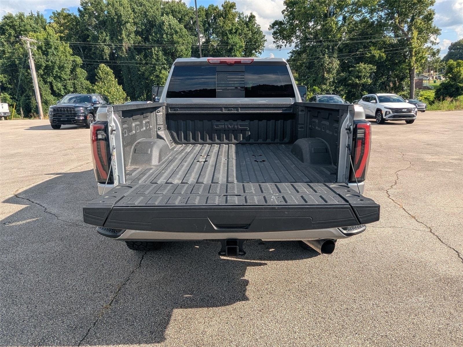 Used 2026 Sterling Metallic GMC AT4 image 5