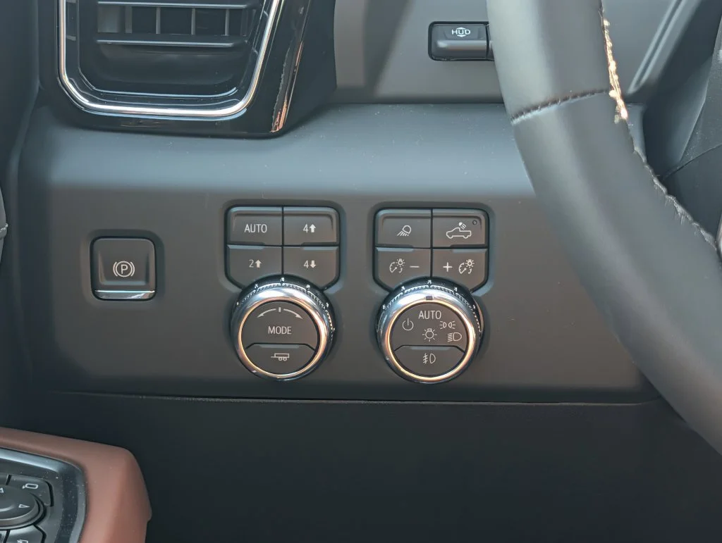New 2026 Glacier White Tricoat GMC Denali Ultimate image 17