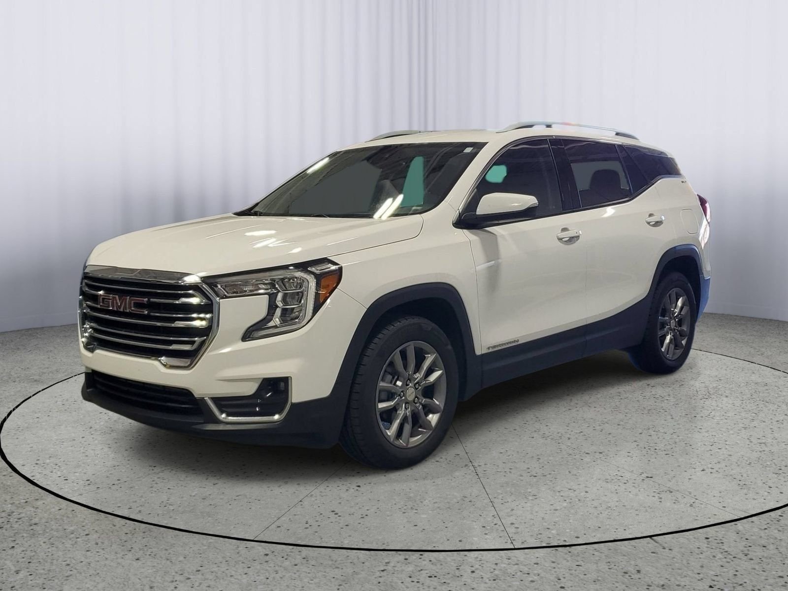 Used 2022 White GMC SLT image 2