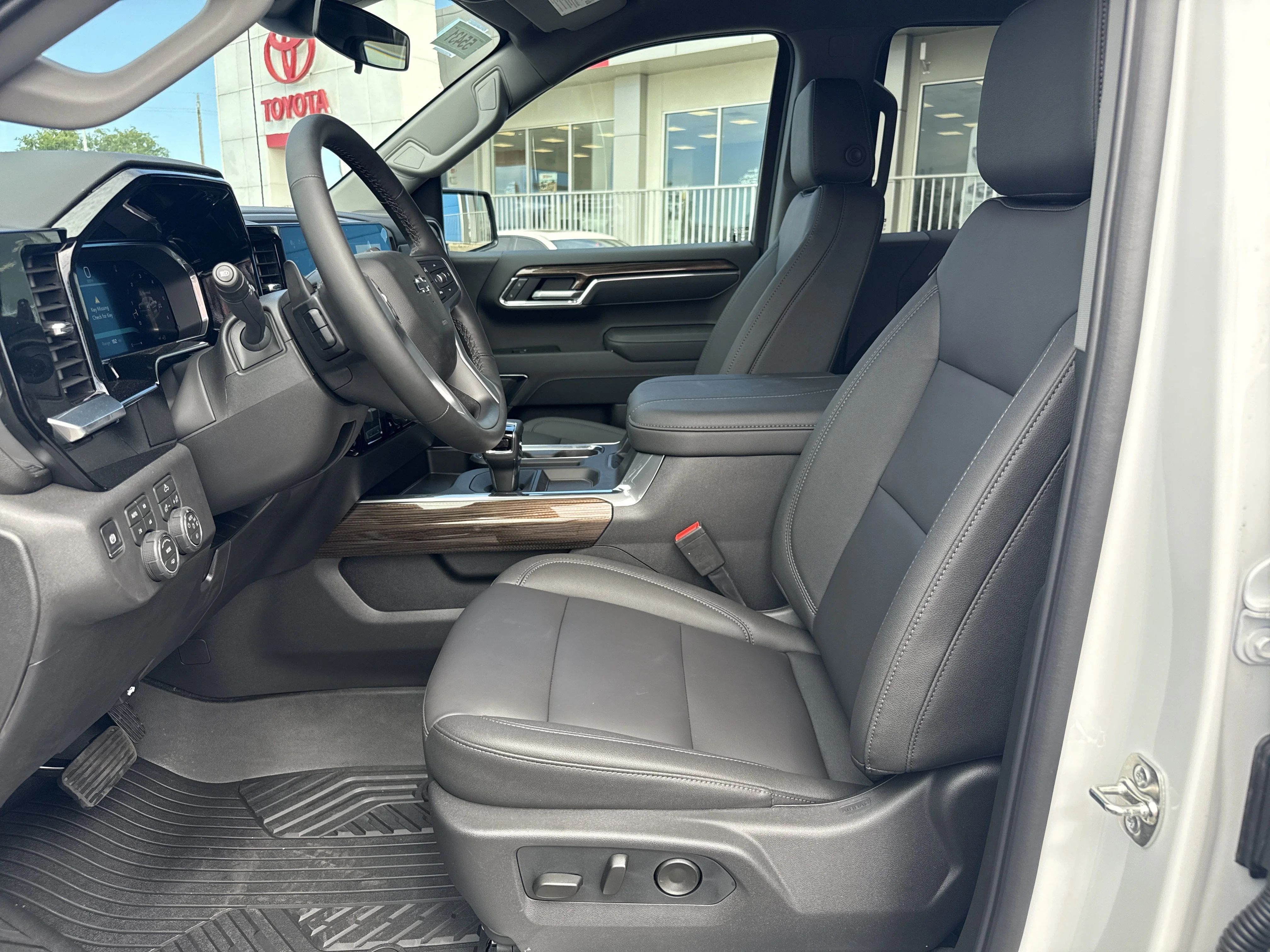 New 2026 Summit White Chevrolet LT Trail Boss image 10