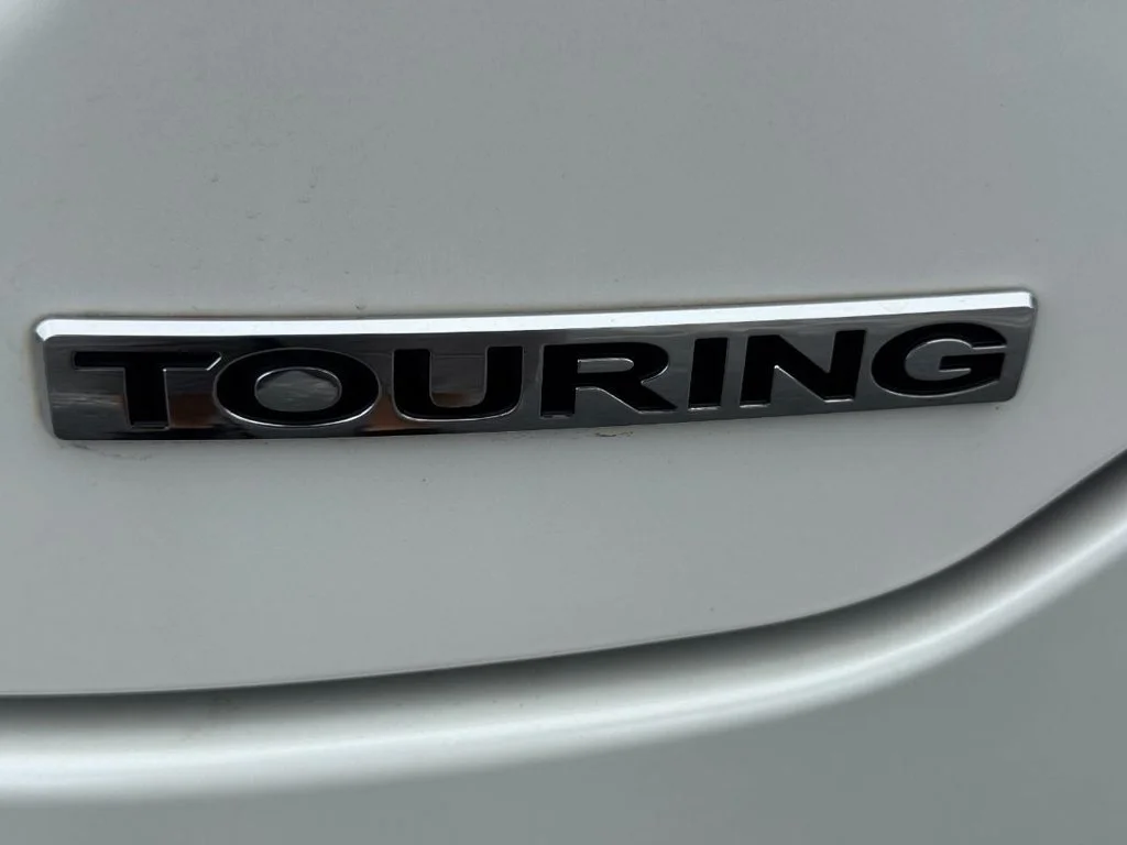 Certified Used 2025 White Honda Touring image 7