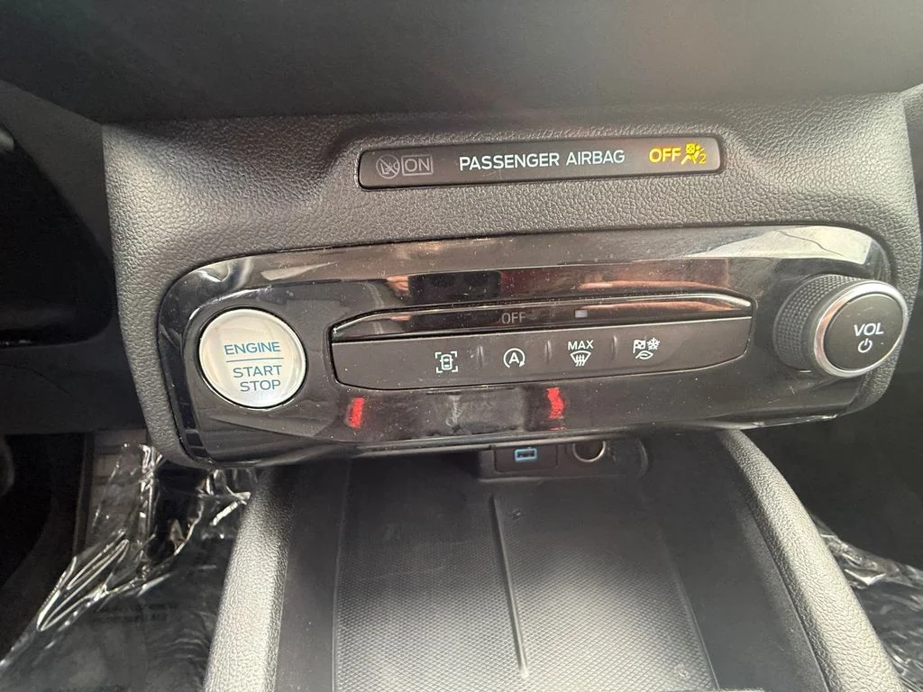 Used 2023 Silver Ford Active image 24