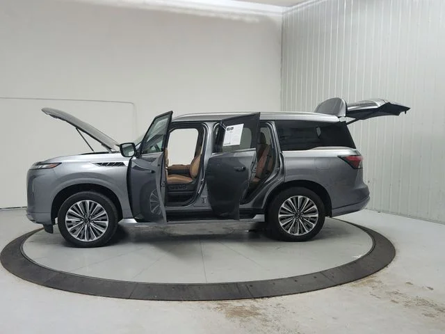 Used 2025  INFINITI SENSORY image 12