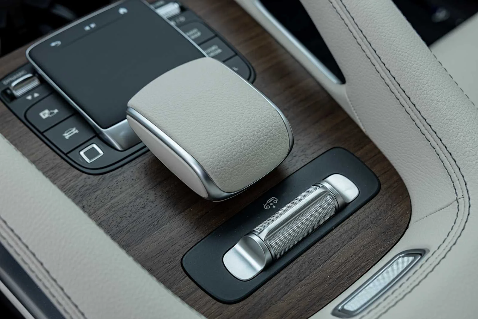 New 2026 Polar White Mercedes-Benz GLS 450 image 21