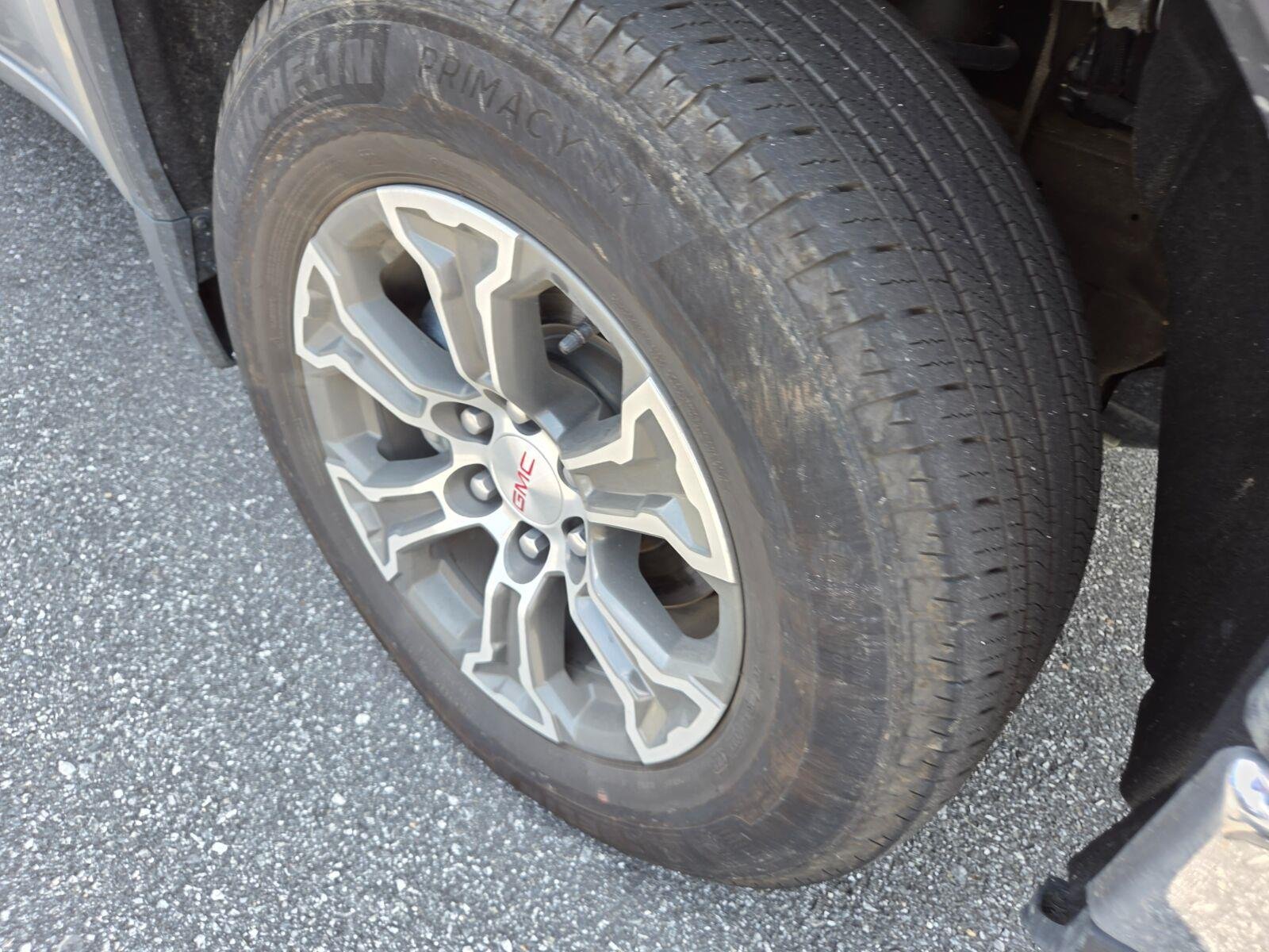 Used 2025 Sterling Metallic GMC SLT image 4