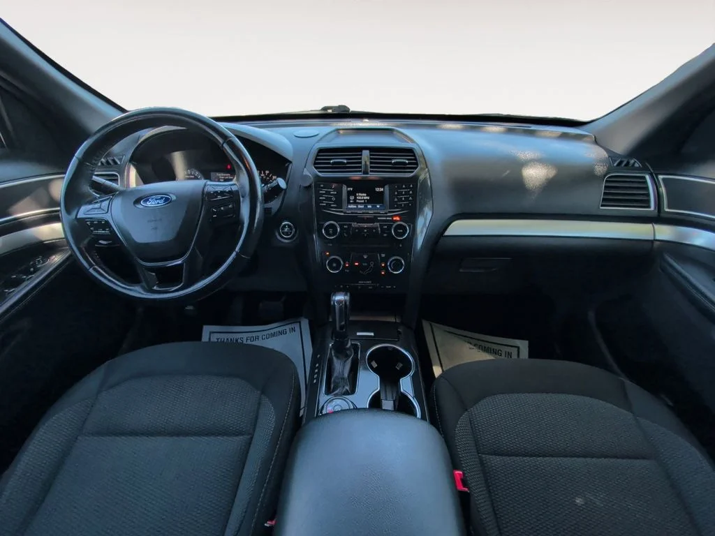 Used 2017 Gray Ford XLT image 10
