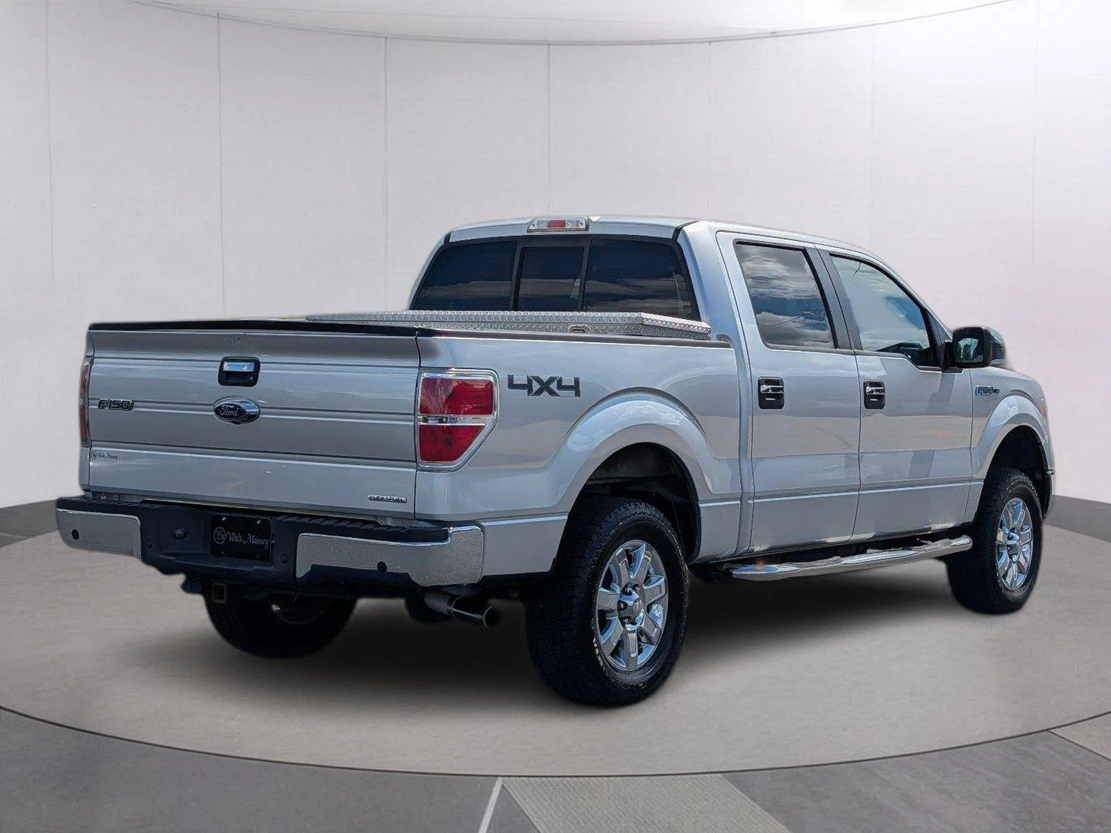 Used 2013 Ingot Silver Metallic Ford XLT image 6