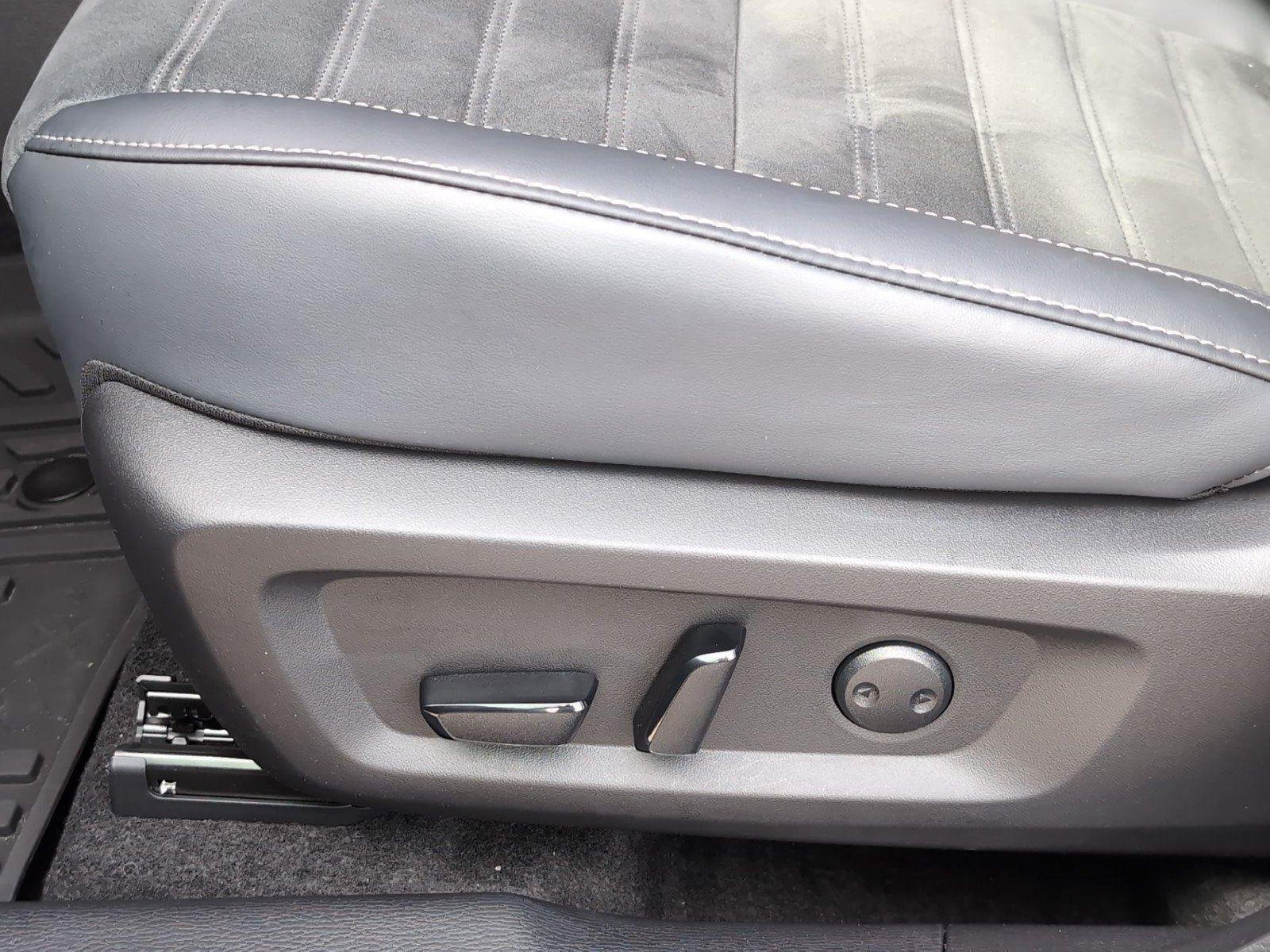 Used 2026  Mitsubishi SE image 16