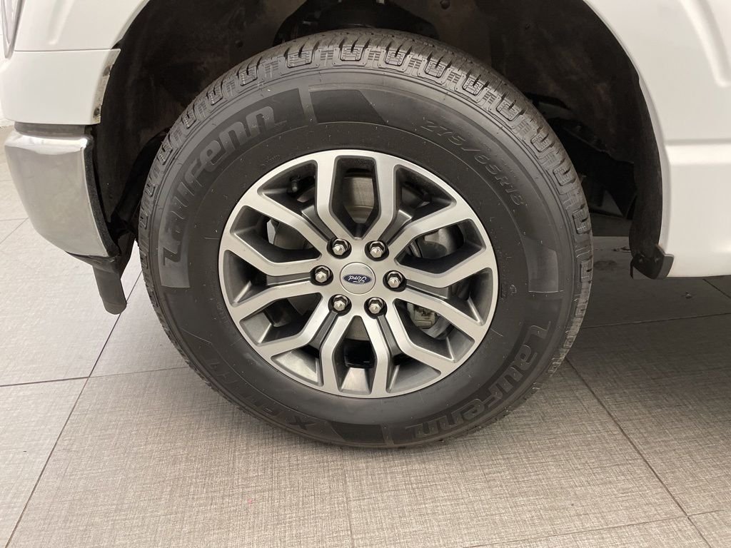 Used 2022 White Ford Lariat image 10