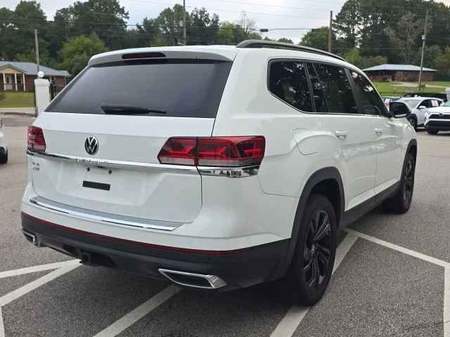 Used 2022  Volkswagen 3.6L V6 SE w/Technology image 5