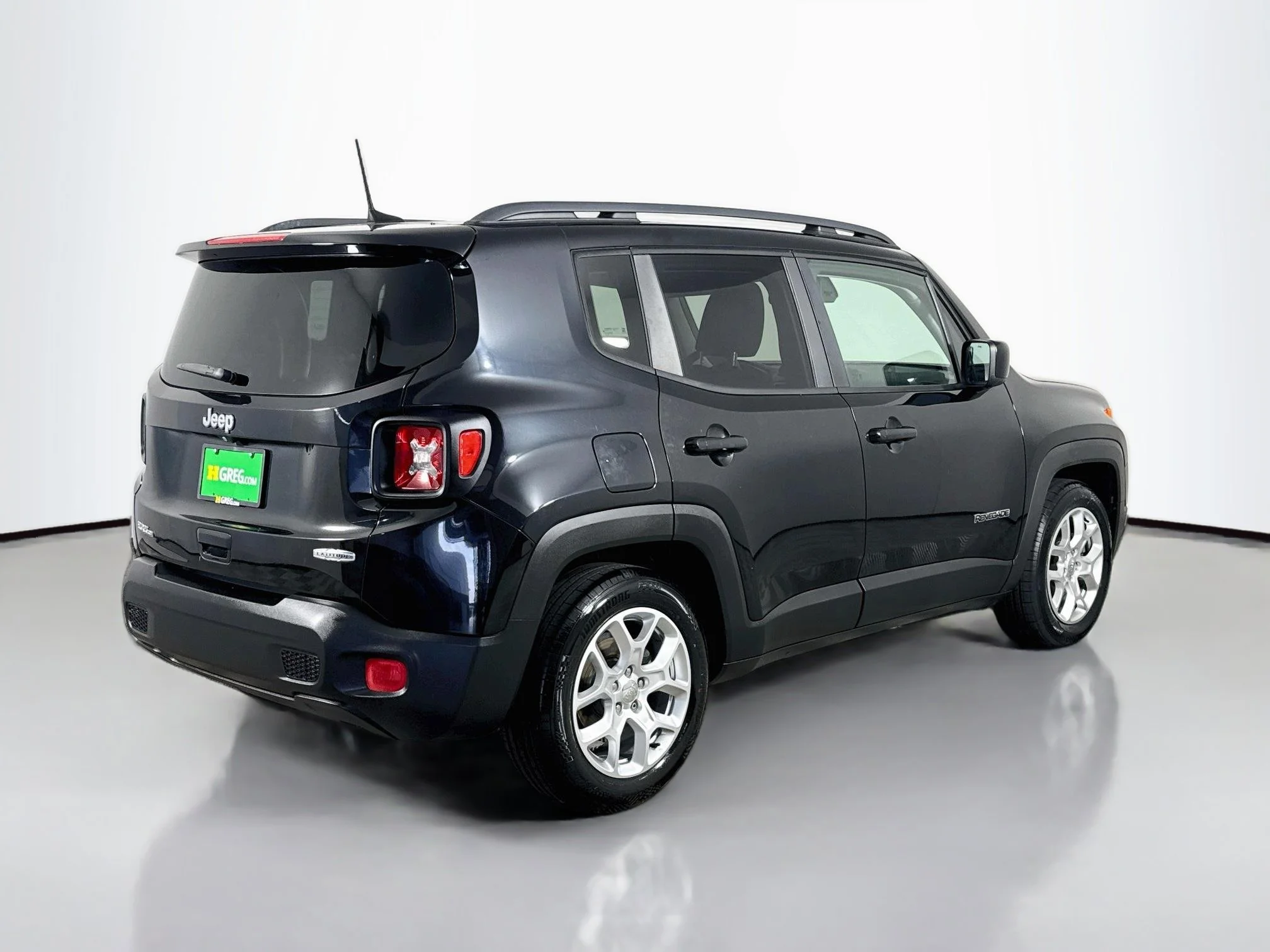 Used 2018 Black Jeep Latitude image 7