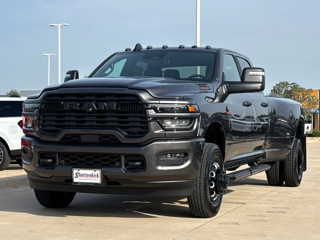 New 2026 Granite Crystal Metallic Clearcoat RAM Big Horn image 3