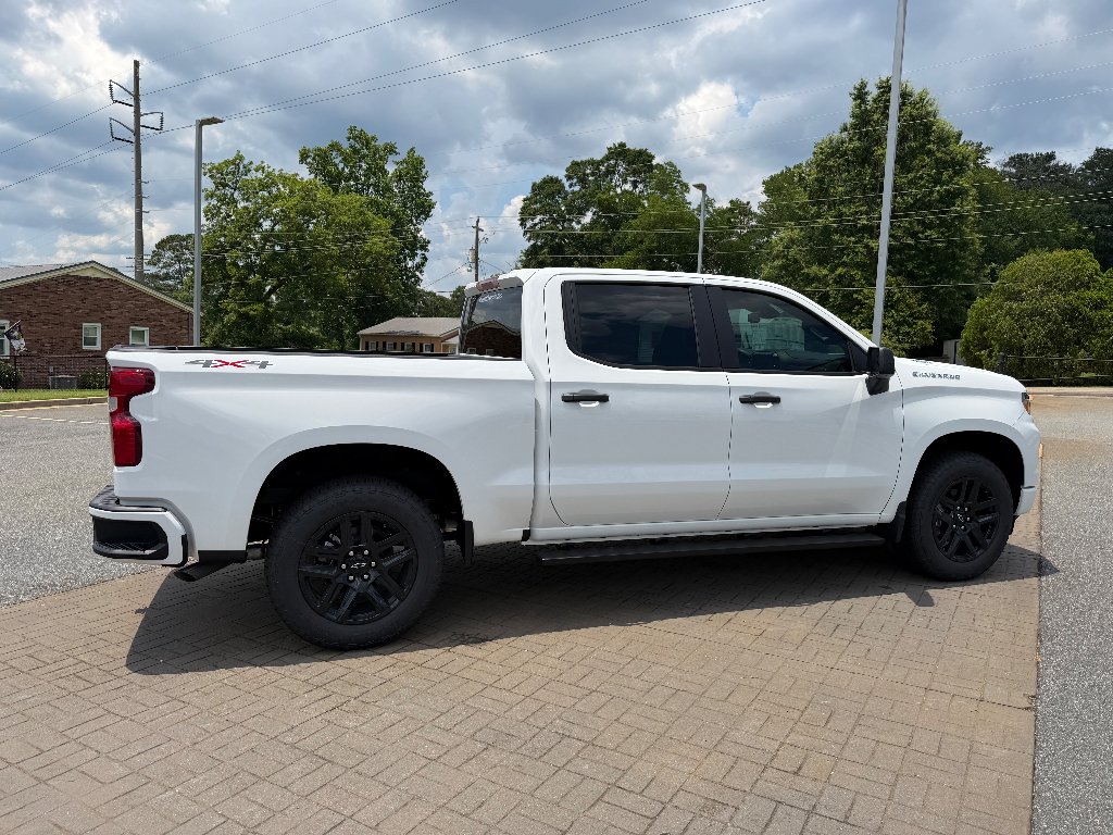 New 2026 Summit White Chevrolet Custom image 9
