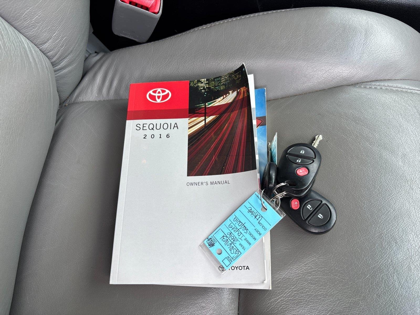 Used 2016 Super White Toyota SR5 image 40