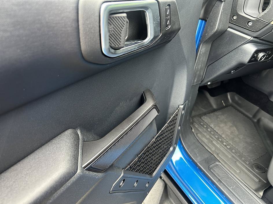 Used 2025 Blue Metallic Ford Badlands image 10