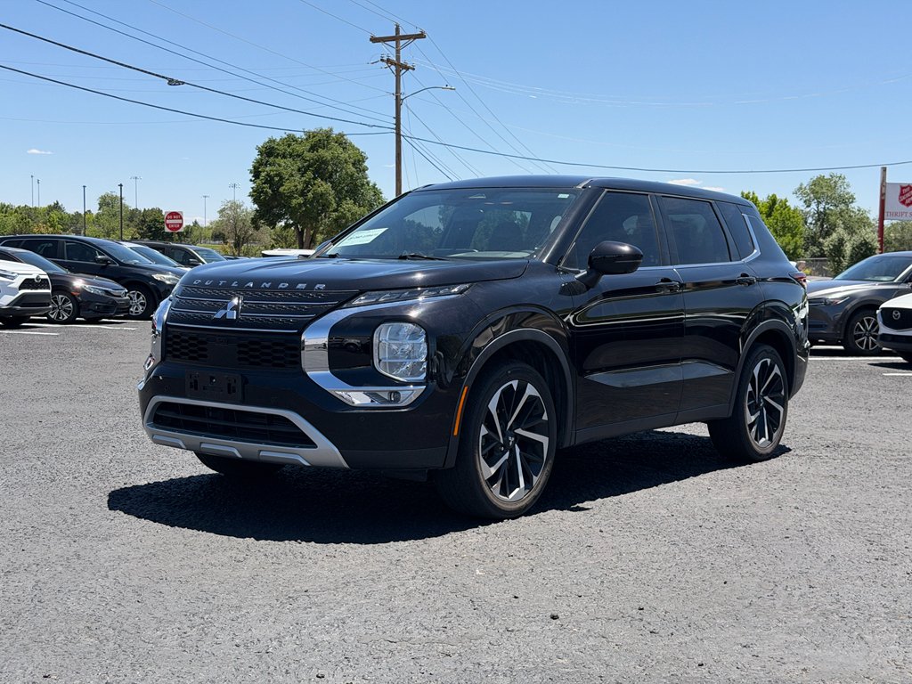 2022 Mitsubishi Outlander SE 2WD's photo