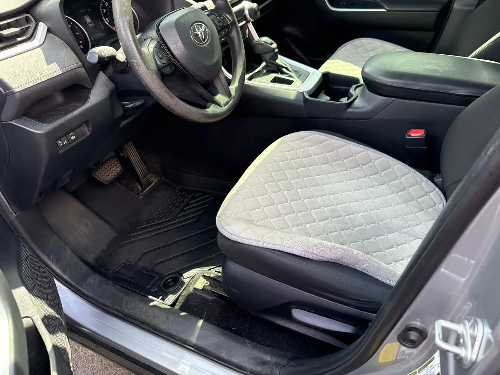 Used 2020 Silver Sky Metallic Toyota LE image 7